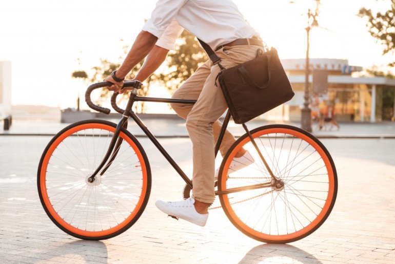 Op de fiets naar je werk? De voordelen de nadelen op een rij | Driessen