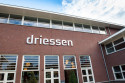 ingang van het Driessen gebouw van locatie Helmond